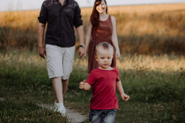 Outdoor-Sommer-Familienbilder-8975-scaled